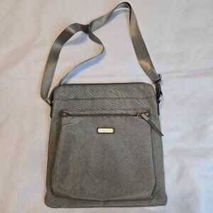 Baggalini Crossbody Bag In Gray Silver Nylon RFID Blocking Wristlet‎ Zip Travel